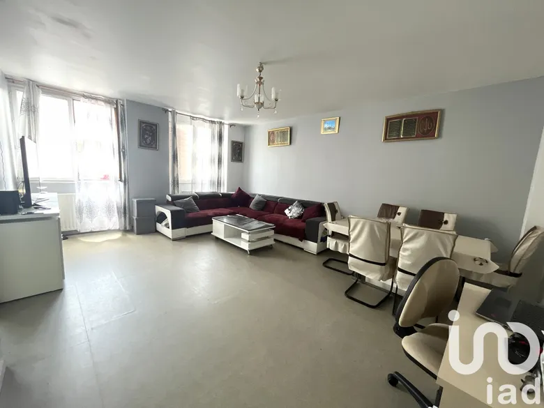 Appartement 6 pièces 125 m² · à Saint-Étienne · 124,9 m² · 99 000 €