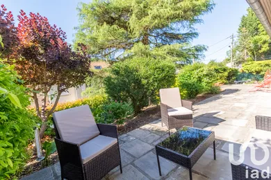 House in Vaux-sur-Seine (78740)