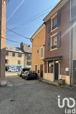 Townhouse in La Mure (38350)