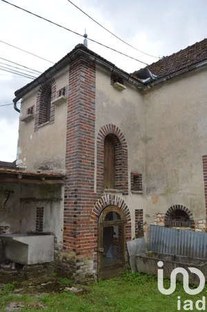 Village house at Bellechaume (89210)