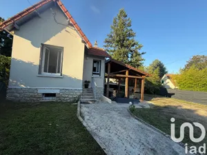 Traditional house at Samois-sur-Seine (77920)