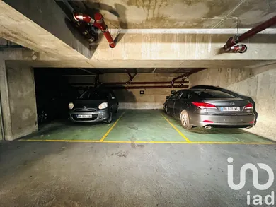 Parking at Charenton-le-Pont (94220)