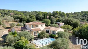 Maison à Tavernes (83670)