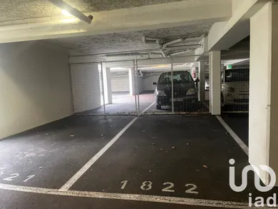 Parking à Bordeaux (33100)