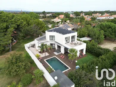 Architectural house in Saint-Féliu-d'Avall (66170)