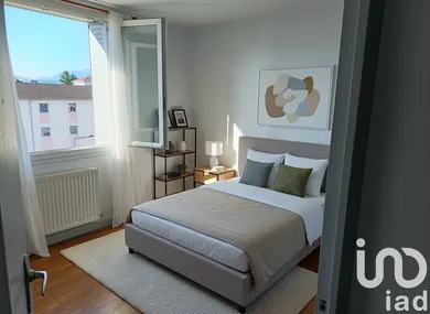 Apartment at Grenoble (38100)