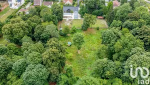 Domain at Lesches (77450)