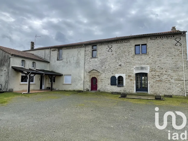 Maison 10 pièces 205 m² · à Chantonnay · 205 m² · 309 000 €