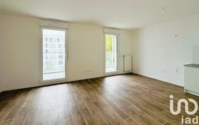 Apartment at Bondy (93140)