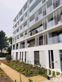 Apartment in Bondy (93140)