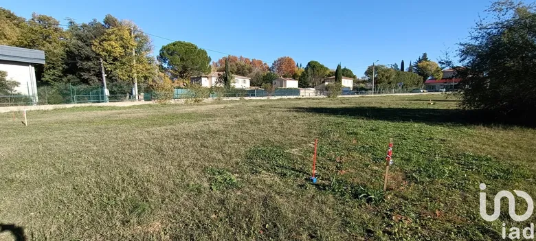 Terrain 600 m² · à Carpentras · 154 999 €