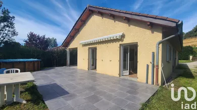 House at Oyeu (38690)