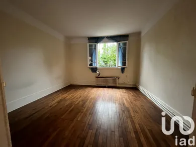Apartment in Chaville (92370)