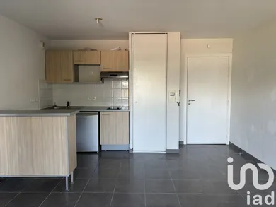 Apartment in Pessac (33600)