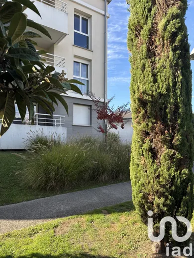 Apartment in Pessac (33600)