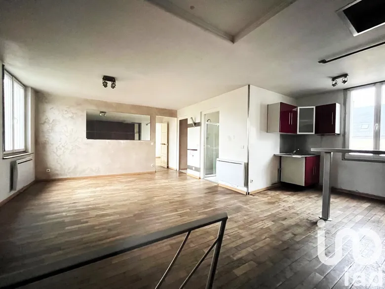 Appartement 3 pièces 68 m² · à Saint-Denis-de-l'Hôtel · 68 m² · 98 000 €