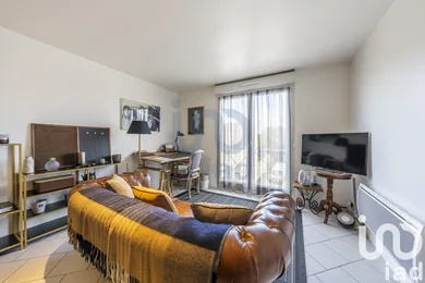 Apartment in Moissy-Cramayel (77550)