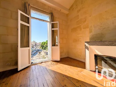 Apartment in Bordeaux (33800)