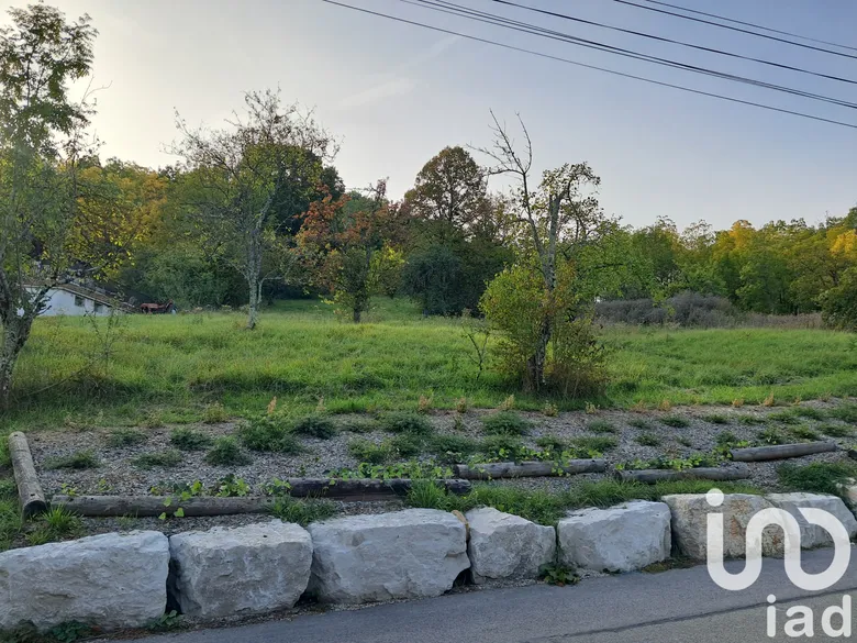 Terrain 3027 m² · à Montmorot · 95 000 €