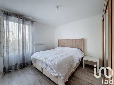 Apartment in Bois-Colombes (92270)