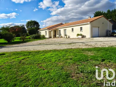 House in Aiffres (79230)