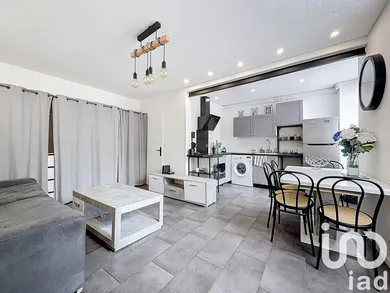 Apartment in Bruyères-le-Châtel (91680)