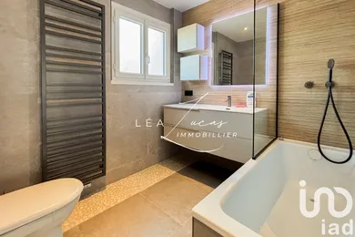 Apartment in Paris (75019)