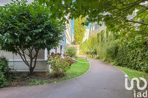 Apartment in Paris (75019)