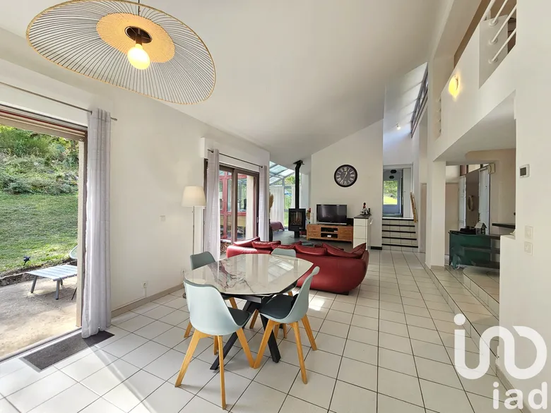 Maison 6 pièces 140 m² · à Pourchères · 140 m² · 385 000 €