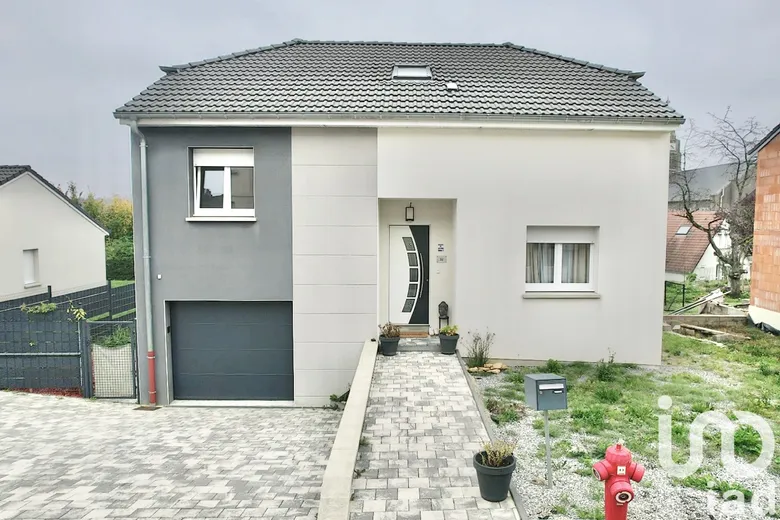 Maison 6 pièces 96 m² · à Hussigny-Godbrange · 95,8 m² · 495 000 €