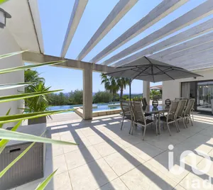 Maison d'architecte à Châteauneuf-Grasse (06740)