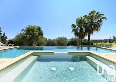 Architectural house at Châteauneuf-Grasse (06740)