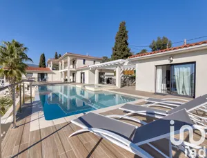 Architectural house in Châteauneuf-Grasse (06740)