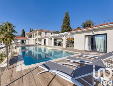 Architectural house in Châteauneuf-Grasse (06740)