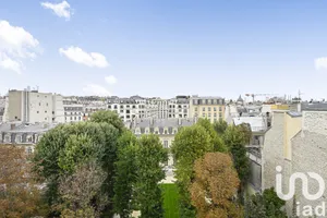 Apartment at Paris (75008)