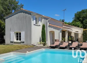 Traditional house in Ars (16130)