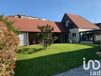 Architectural house in Château-Thierry (02400)
