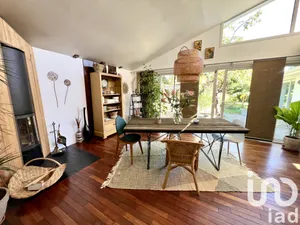 Architectural house in Villenave-d'Ornon (33140)