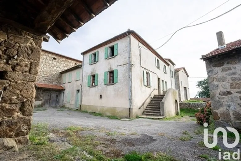 Maison 8 pièces 300 m² · à Saint-Victor · 300 m² · 290 000 €