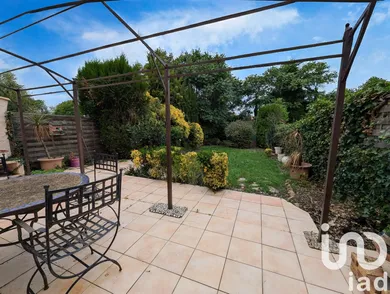 House in Châteaubernard (16100)