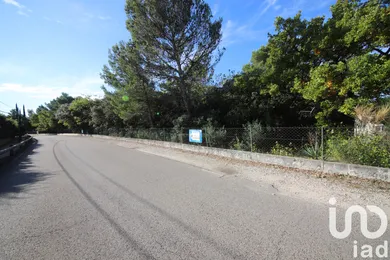 Terrain à Pernes-les-Fontaines (84210)