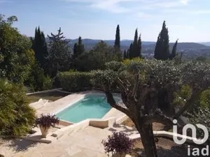 Building at Cabris (06530)