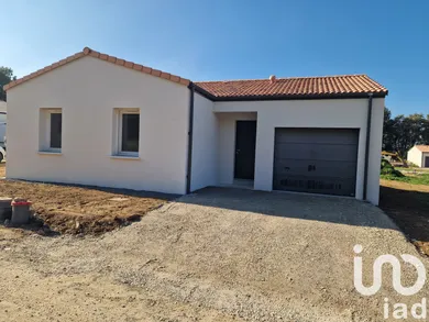 House at Martinet (85150)