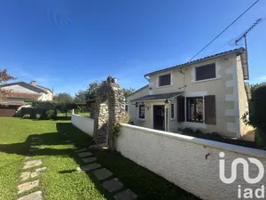 Village house at Blanzay (86400)