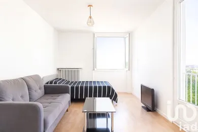 Apartment in Thiais (94320)