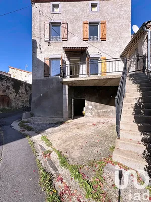 Village house at Montaigut-le-Blanc (63320)