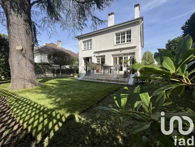 Maison à Marnes-la-Coquette (92430)