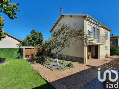 Maison à Terres-de-Haute-Charente (16270)