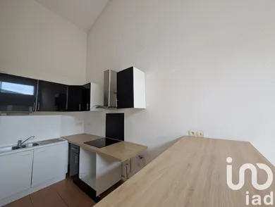 Apartment in Bordeaux (33300)