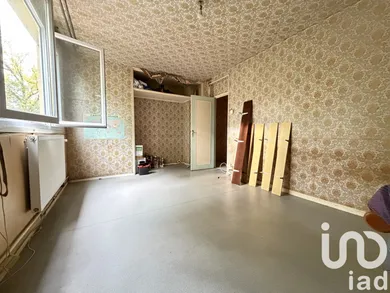 Apartment in Sainte-Geneviève-des-Bois (91700)